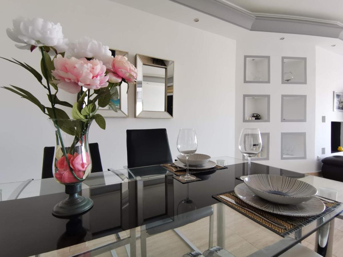 Luxury Front Line In Puerto Banus Marbella